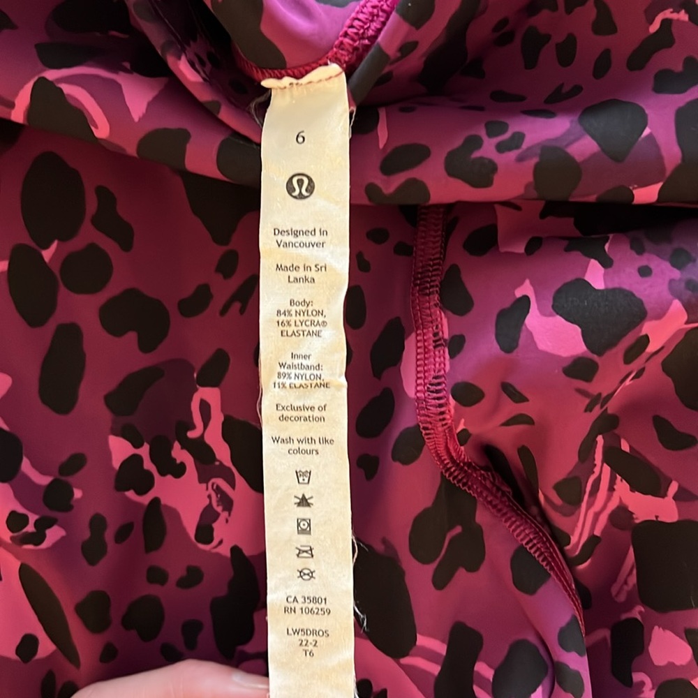 Lululemon Base Pace Leggings 25" in Magenta Camo Size 6 - Picture 5 of 5